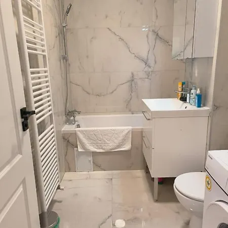 At The Plaza 2 * Bucarest